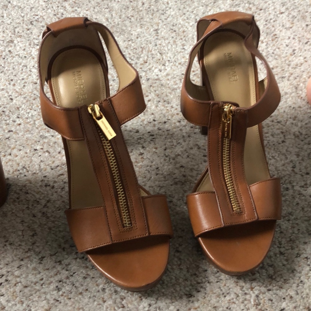 Michael kors brown heels like new size 8.5